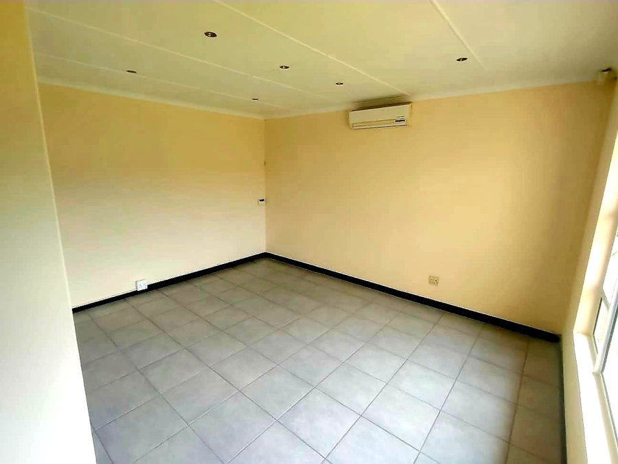 5 Bedroom Property for Sale in Beacon Bay Eastern Cape